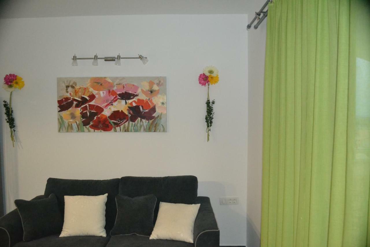 Apartman Bebe In Old Town- With Free Parking 시베니크 외부 사진