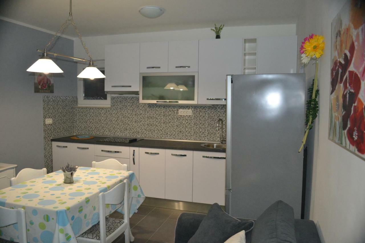 Apartman Bebe In Old Town- With Free Parking 시베니크 외부 사진