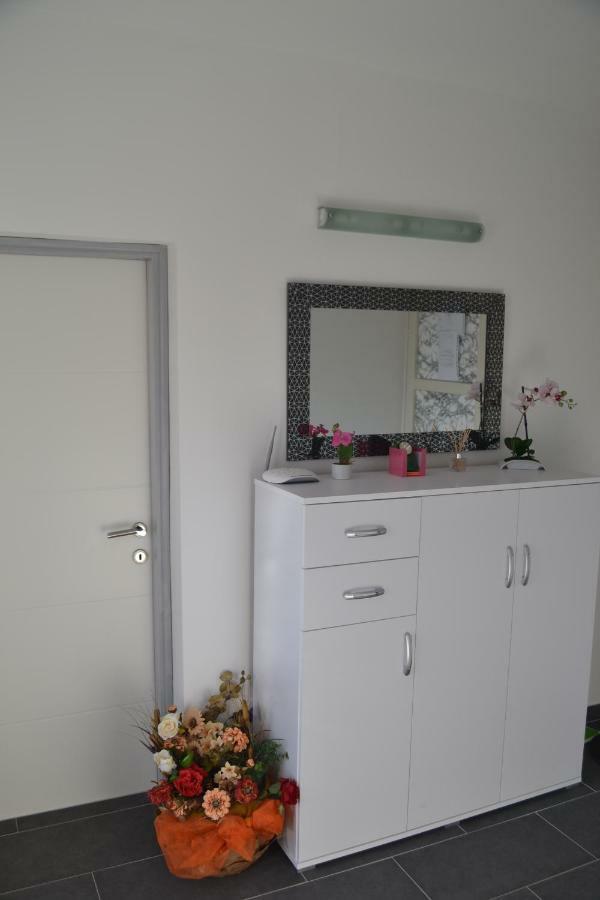 Apartman Bebe In Old Town- With Free Parking 시베니크 외부 사진